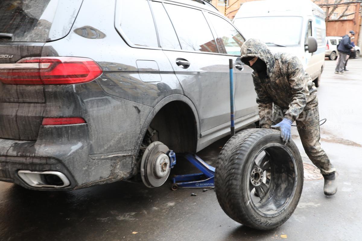 Автовладельцам напомнили, при какой температуре нужно ставить зимнюю резину